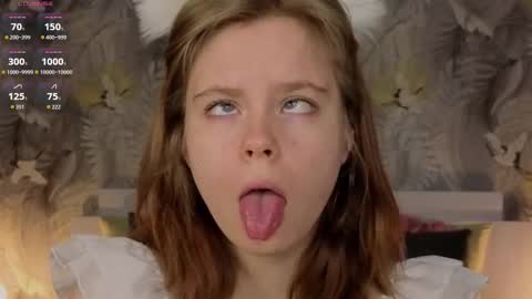 Julie online show from October 10, 5:29 pm