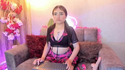june__moon online show from June 4, 8:02 pm