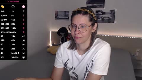 Julie online show from September 24, 4:44 am