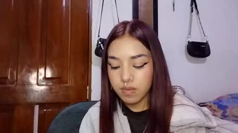 KAHELIINDEPENDENT MODEL online show from March 11, 1:37 am