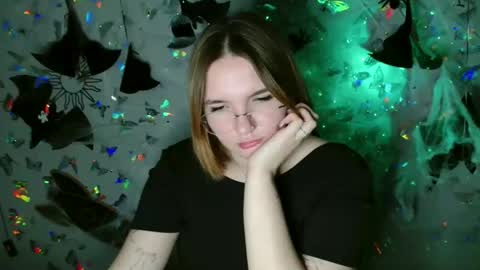 Kaitlin online show from October 10, 6:46 pm