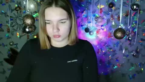 Kaitlin online show from November 17, 6:08 pm