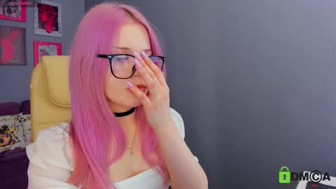 Camilla online show from March 8, 3:16 pm