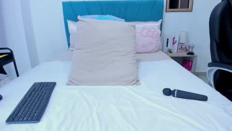 Kamilalopez online show from March 16, 10:13 pm