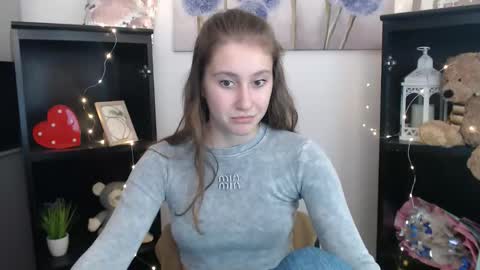kamilla_love_ online show from October 3, 1:05 pm