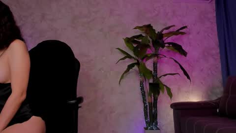 Emma online show from February 25, 1:52 am