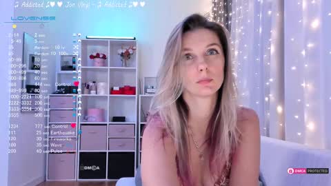 Julia online show from March 3, 10:51 pm