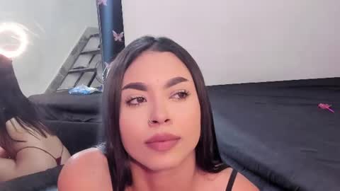 karely_laurent online show from July 6, 10:23 pm