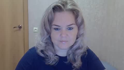 karennelsonx online show from September 14, 12:25 pm