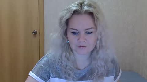 karennelsonx online show from January 12, 12:54 pm