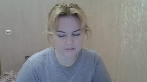 karennelsonx online show from January 23, 8:25 am