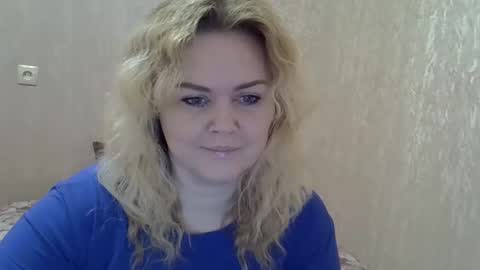 karennelsonx online show from March 6, 11:03 am