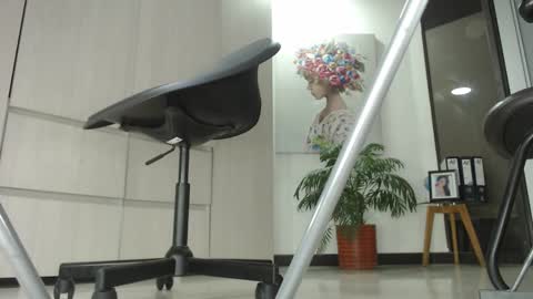 Karin online show from March 8, 9:35 am