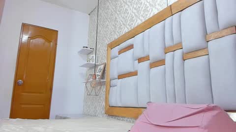 karolina  online show from October 14, 7:27 pm