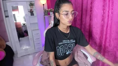 karlaslutskinny__ online show from April 15, 7:58 pm