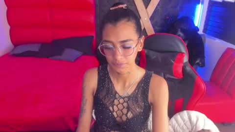 karlaslutskinny__ online show from April 13, 8:31 pm