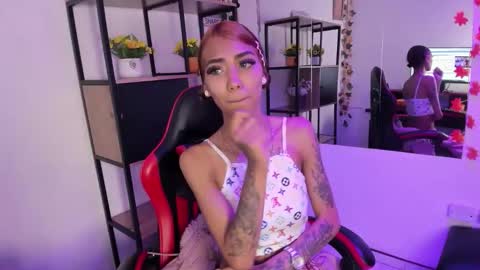 karlaslutskinny__ online show from November 13, 4:17 pm