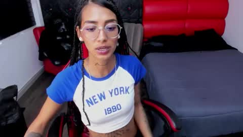 karlaslutskinny__ online show from May 16, 12:46 am