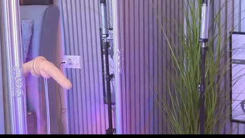 Julia online show from April 8, 7:49 pm