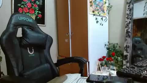 karol0022 online show from August 1, 2:41 pm