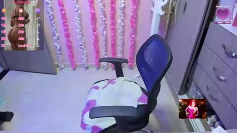kAROL MILF   online show from July 12, 5:25 pm
