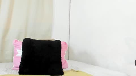 karol_w10 online show from February 25, 7:27 pm