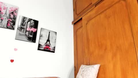 karol_w10 online show from September 18, 8:51 pm