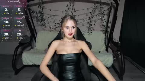 KarolinaHayes online show from April 10, 6:36 pm