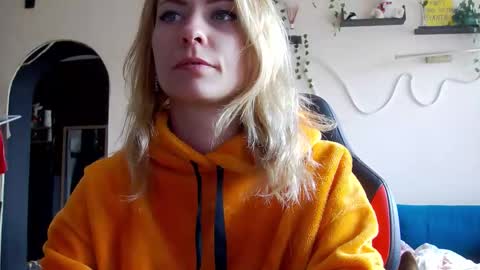 karoline121 online show from February 25, 9:08 am