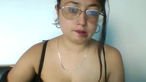 Karoline online show from April 27, 7:00 pm