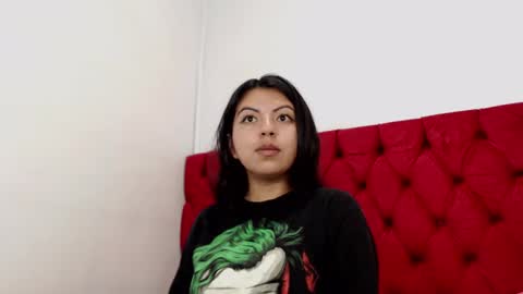 Isa online show from February 12, 8:18 pm