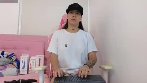 Karol online show from February 24, 7:41 pm