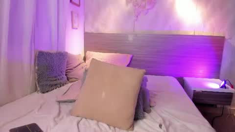 Lune  online show from July 28, 4:39 pm