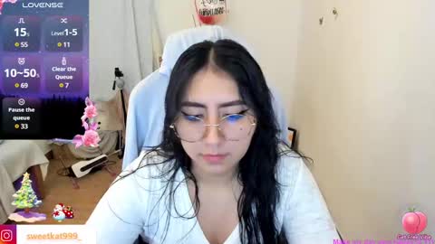 Kat       online show from December 17, 3:39 pm