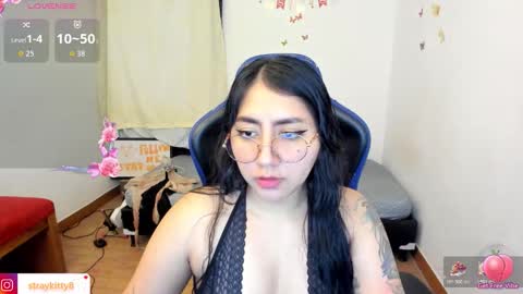 Kat       online show from November 26, 8:10 pm