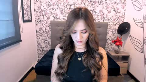 K A T A  H O O T online show from January 10, 7:54 pm