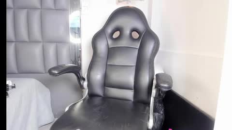kataleya_west online show from May 16, 12:02 am