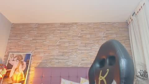 katalinahell online show from March 31, 10:54 pm