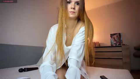 Kate online show from October 16, 7:33 am