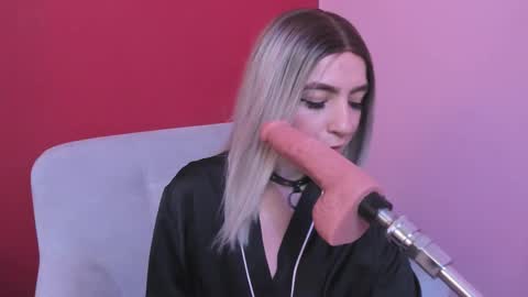 Kate  online show from October 9, 1:15 pm