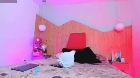 Kate Evans online show from February 22, 1:44 pm