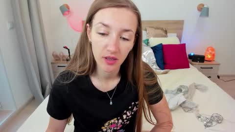 kate_redgar online show from September 29, 1:49 pm