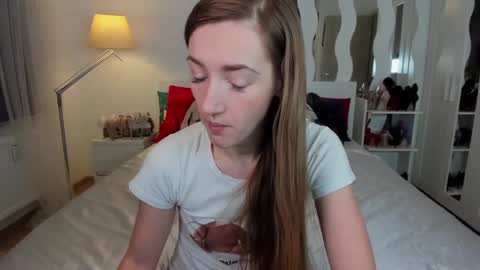 kate_redgar online show from March 8, 3:11 pm