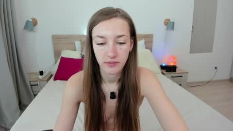 kate_redgar online show from March 27, 10:49 am
