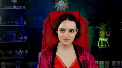 katewillows online show from February 19, 8:25 am