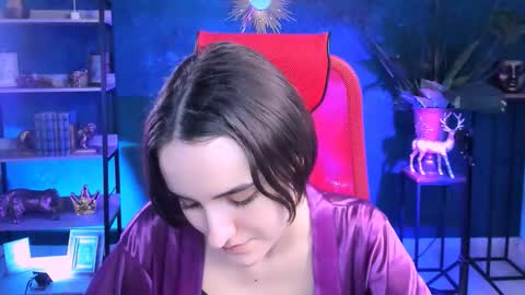 katewillows online show from January 14, 9:14 am