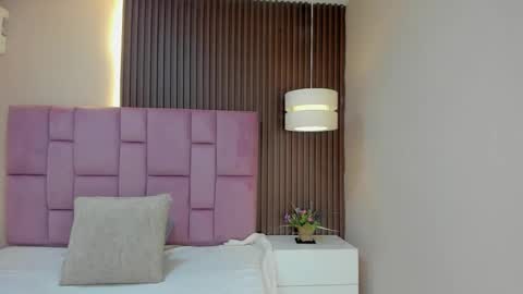   online show from December 3, 11:34 am