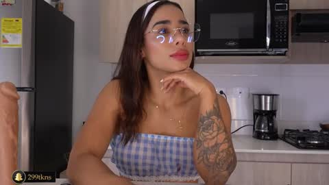 Katie online show from December 1, 6:43 pm