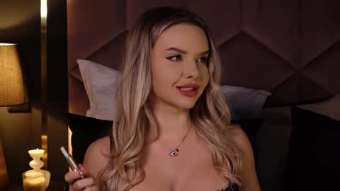 KatJolie online show from December 5, 7:17 pm