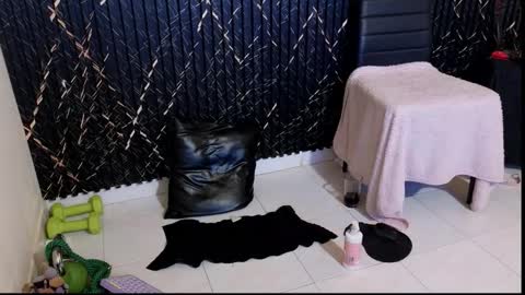 Katt  online show from October 25, 5:31 pm